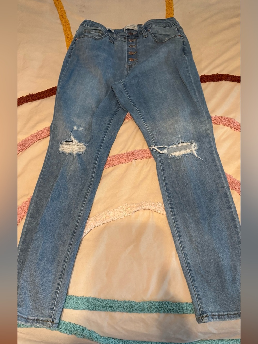 Universal Thread Light Wash Ripped Skinny Jeans